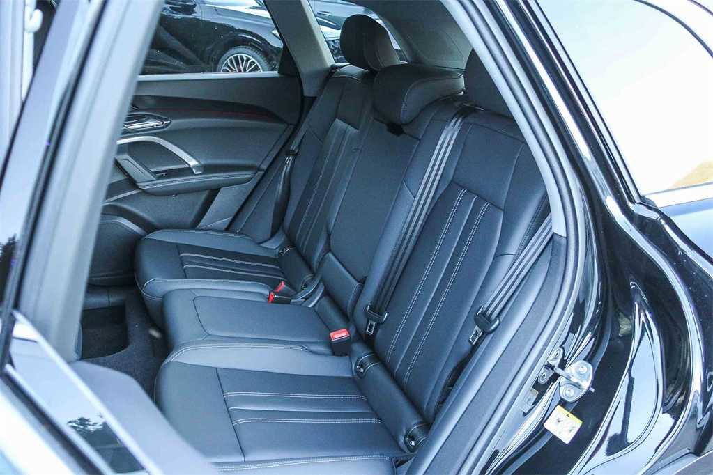 New 2025 Audi Q5 Premium Plus image 17