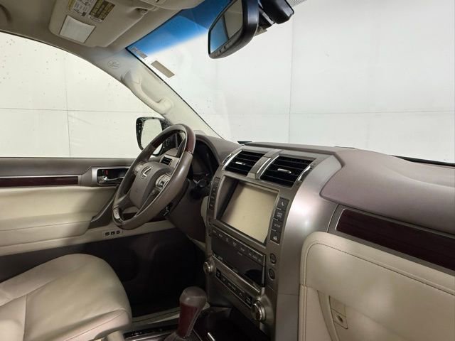 Used 2014 Lexus GX 460 w/ Premium Package image 33