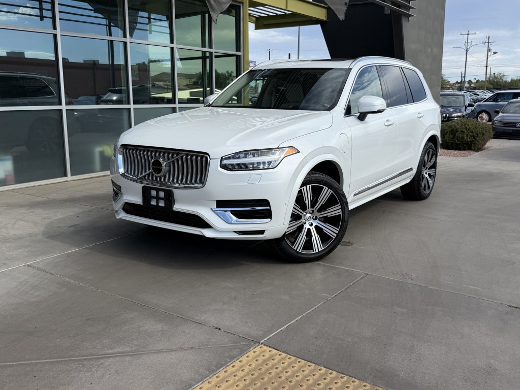 Used 2024 Volvo XC90 T8 Ultimate w/ Protection Package Premier AWD/4WD image 2
