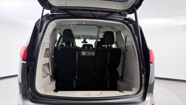 Used 2017 Chrysler Pacifica Touring image 17