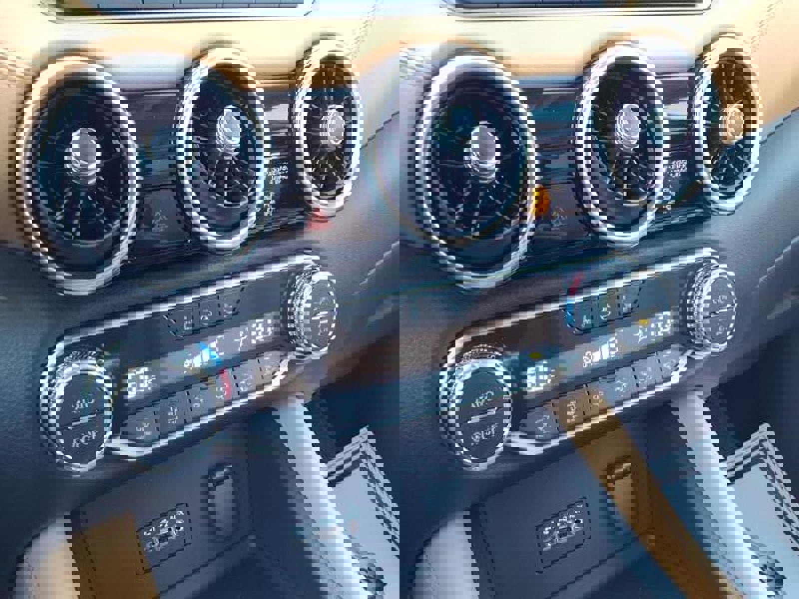 Used 2023 Nissan Sentra SV w/ SV Premium Package image 27