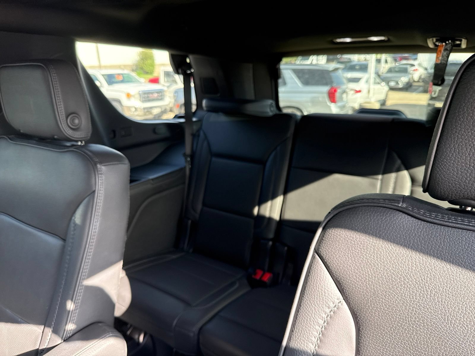 Used 2025 GMC Yukon Denali AWD/4WD image 13