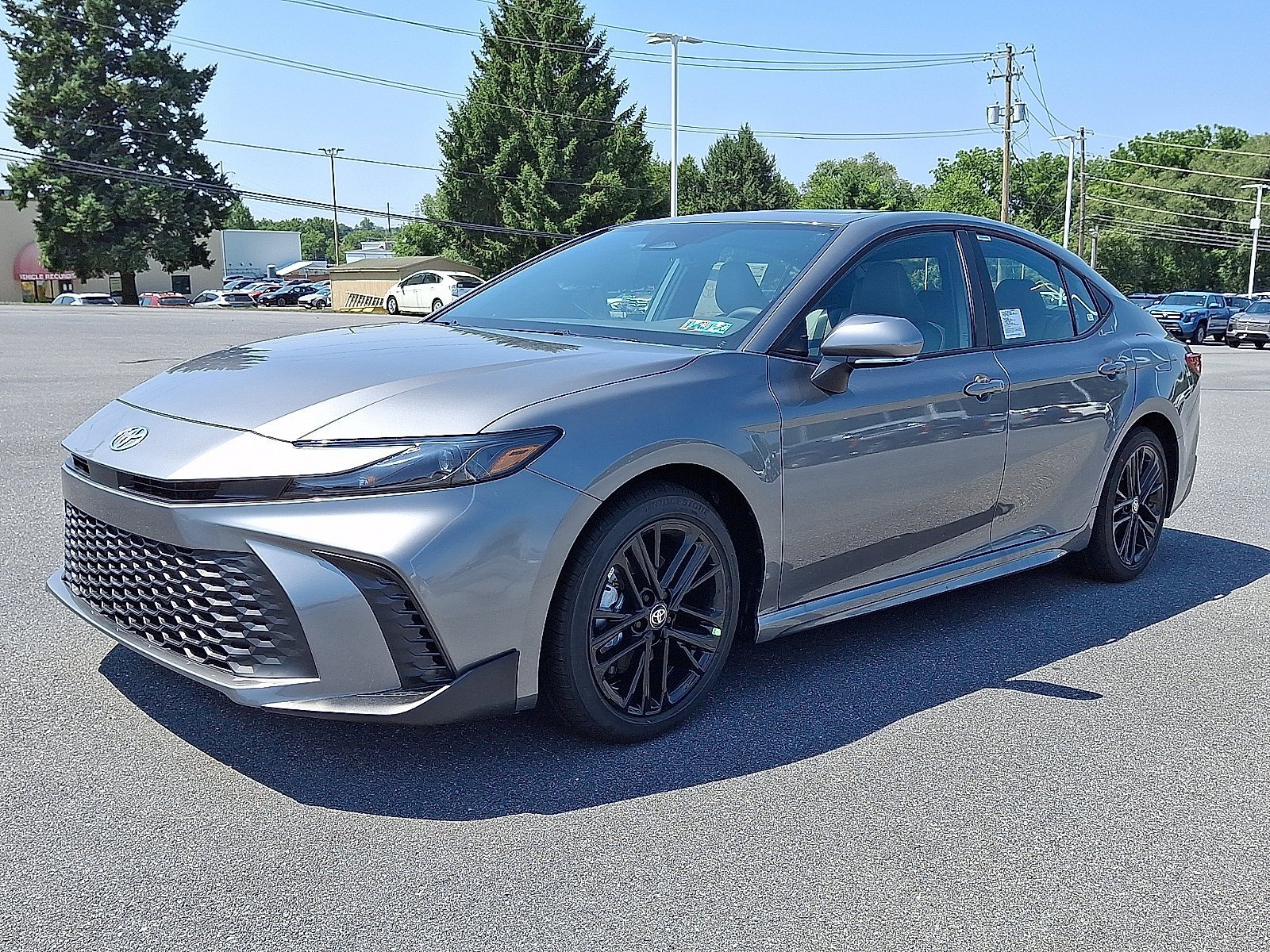 New 2026 Toyota Camry SE w/ Convenience Package FWD image 3