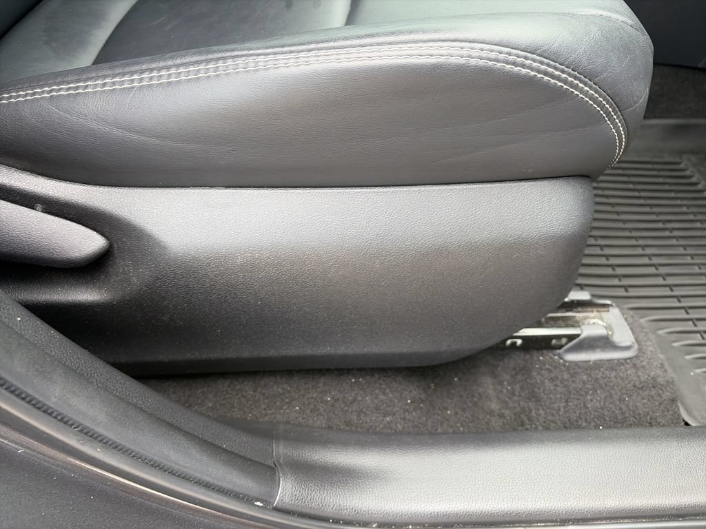 Used 2022 Toyota RAV4 XLE Premium FWD image 33