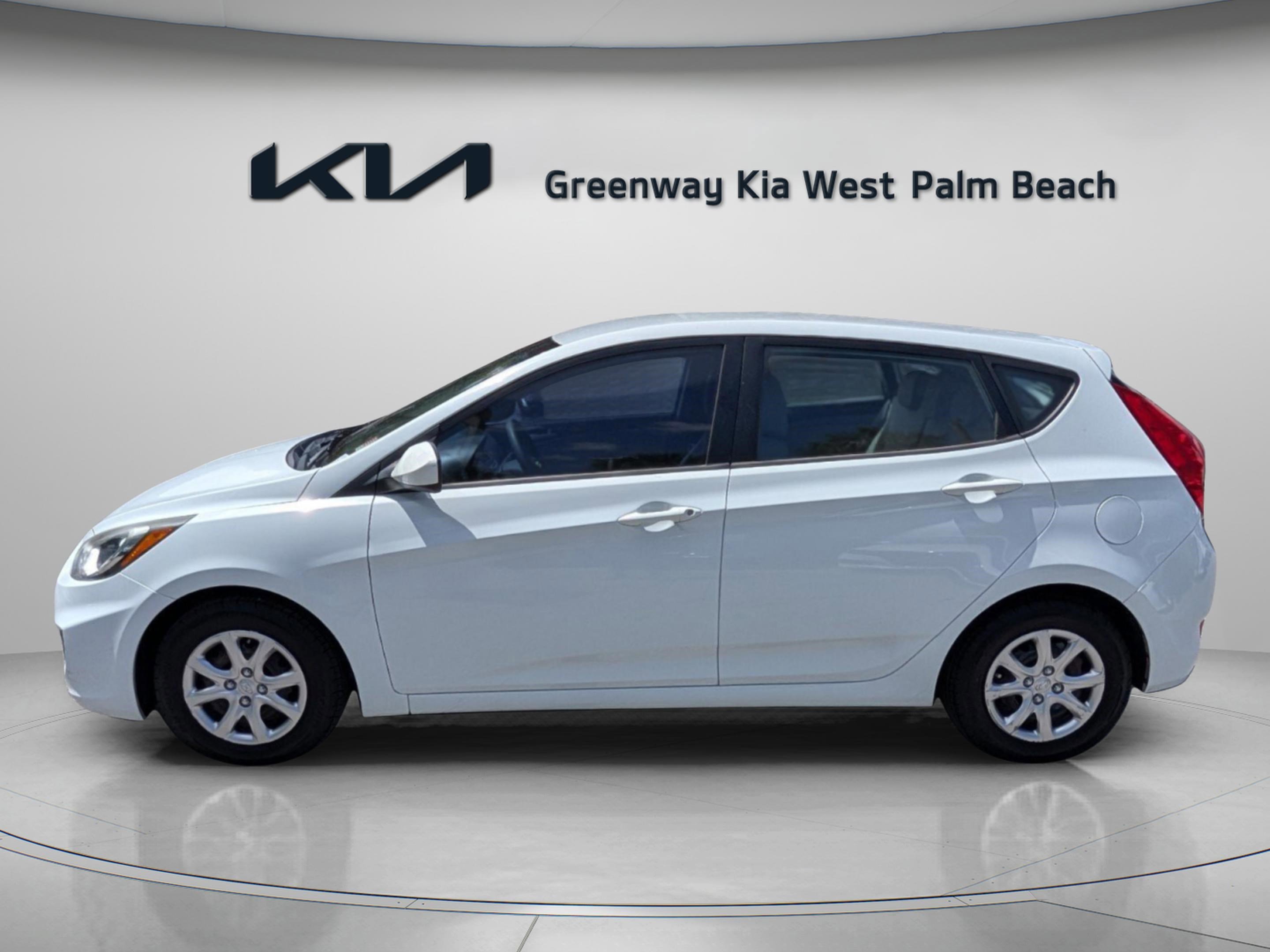 Used 2013 Hyundai Accent GS image 4