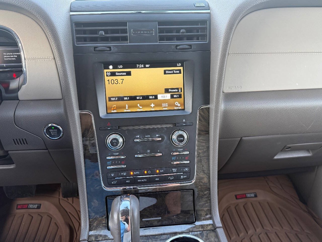 Used 2016 Lincoln Navigator Select AWD/4WD image 21