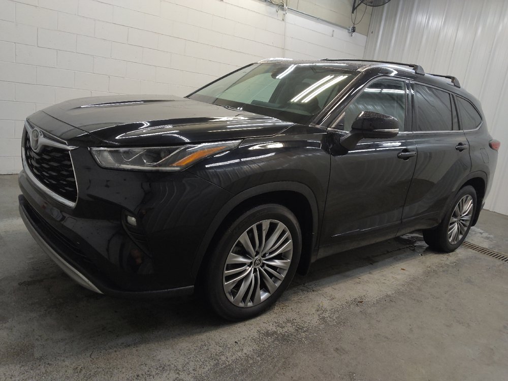 Used 2020 Toyota Highlander Platinum AWD/4WD image 2