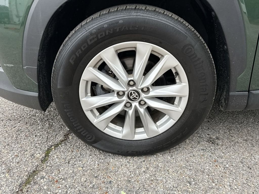 Used 2023 Toyota Corolla Cross LE w/ Moonroof Package image 19