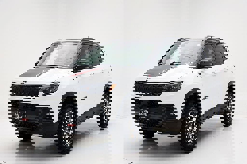 Used 2022 Jeep Compass Trailhawk w/ Sun and Sound Group image 4