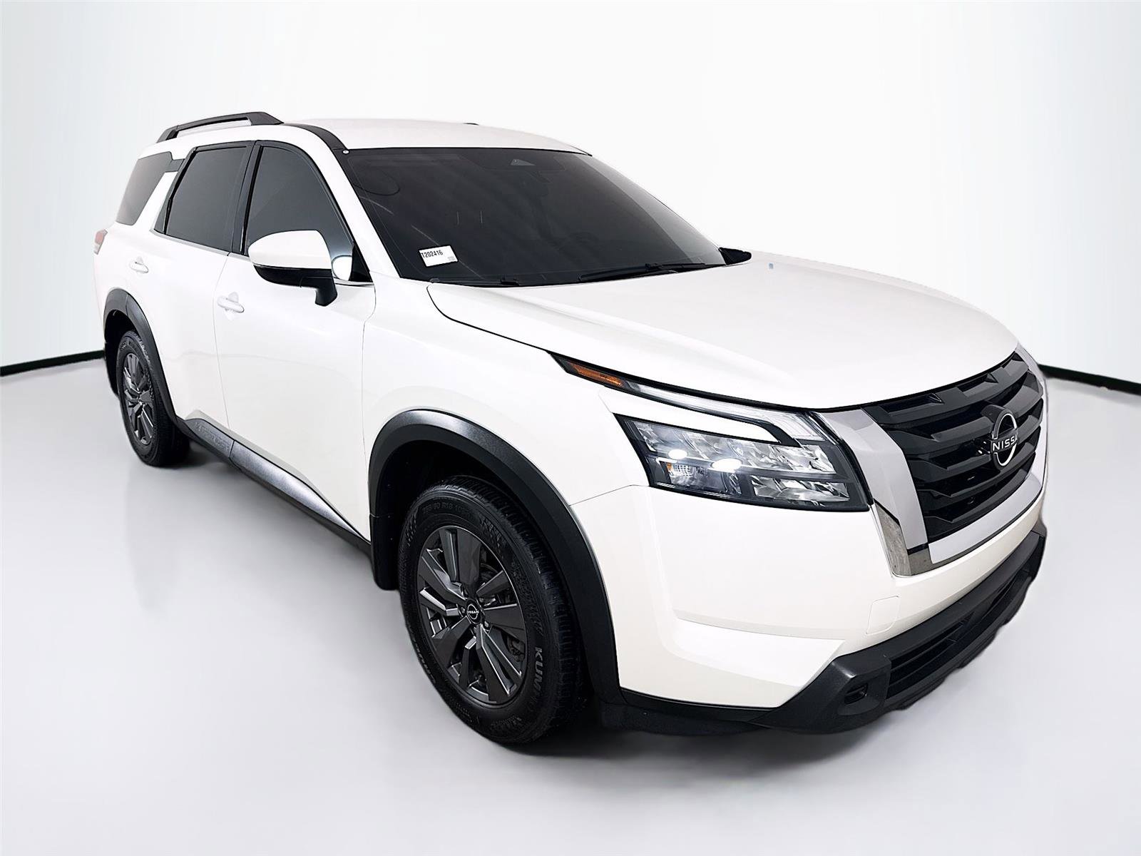 Used 2024 Nissan Pathfinder SV