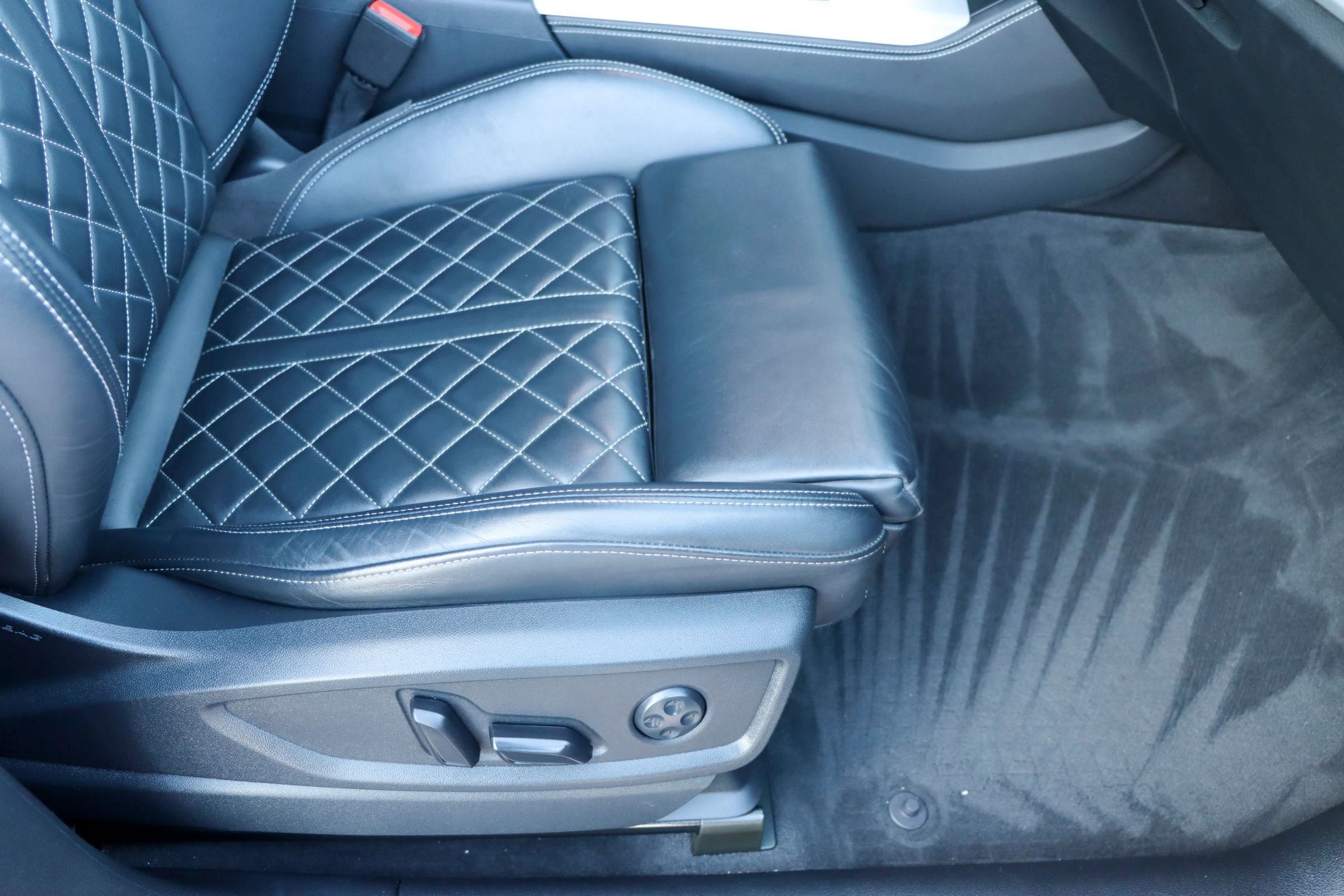 Used 2021 Audi SQ5 Premium Plus w/ Premium Plus Package image 22