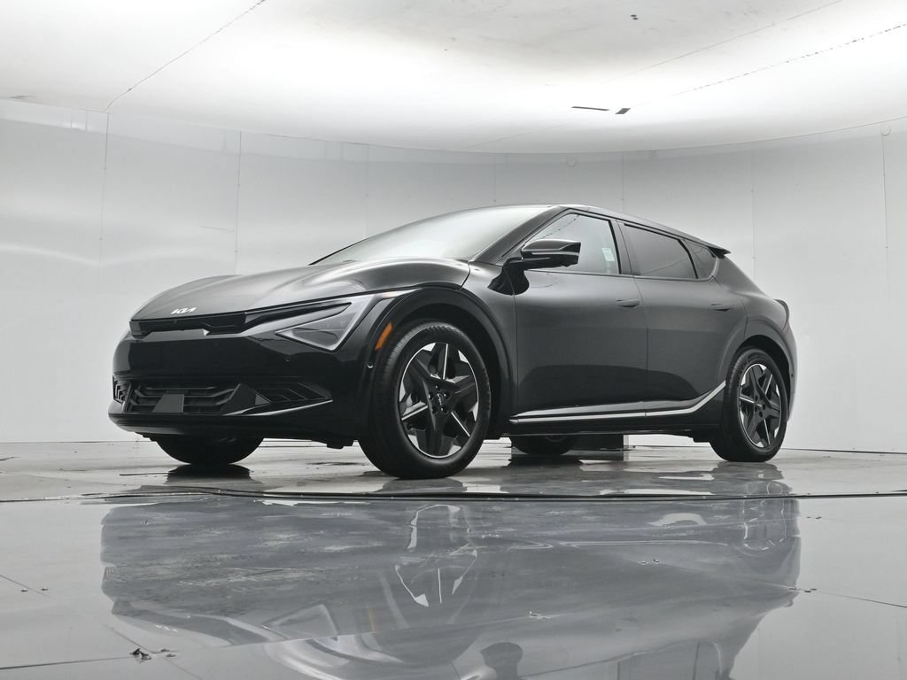 Used 2025 Kia EV6 Wind RWD image 46
