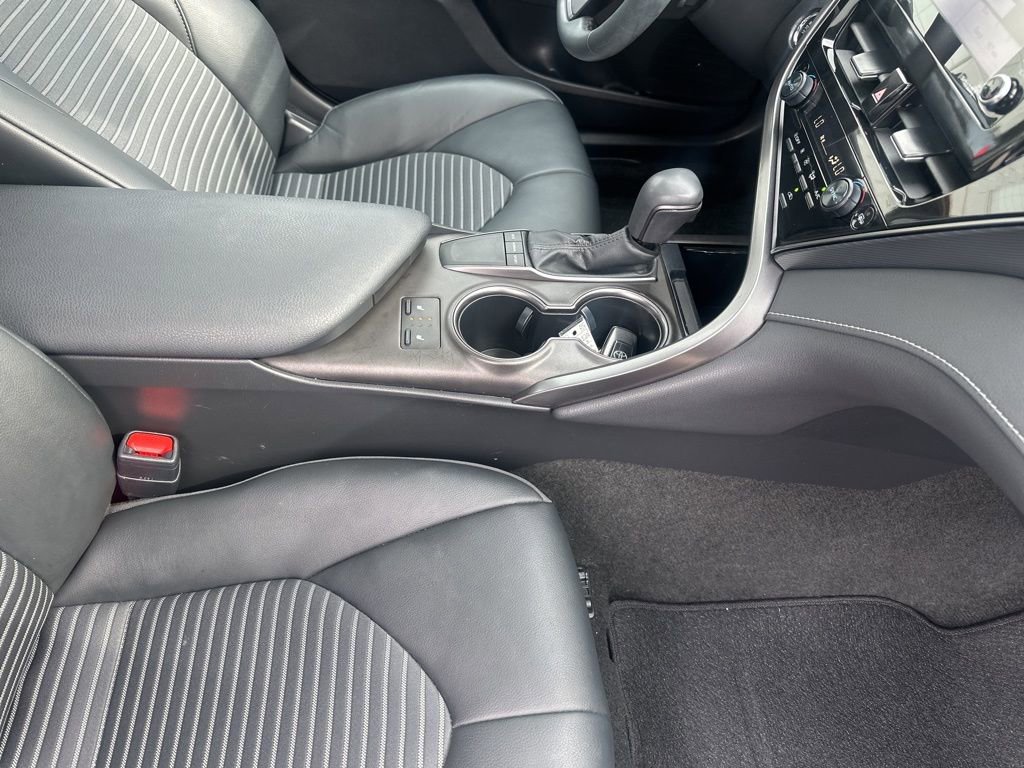 Used 2023 Toyota Camry SE w/ Cold Weather Package image 40