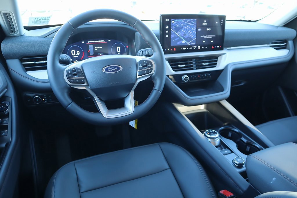New 2026 Ford Explorer Active w/ Active Comfort Package image 2