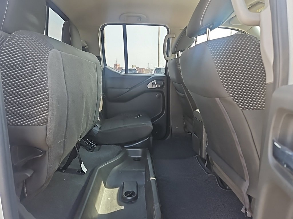 Used 2019 Nissan Frontier PRO-4X image 16