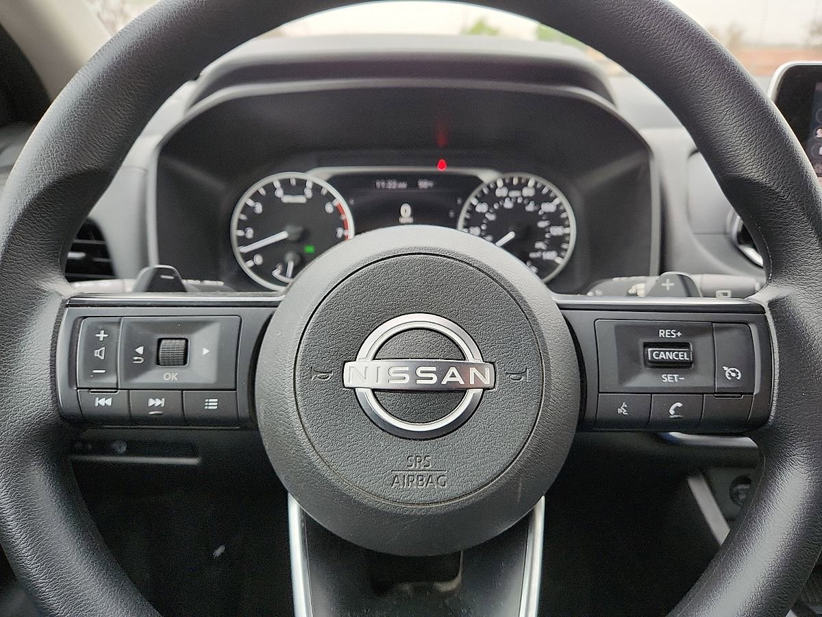 Used 2024 Nissan Rogue S FWD image 11