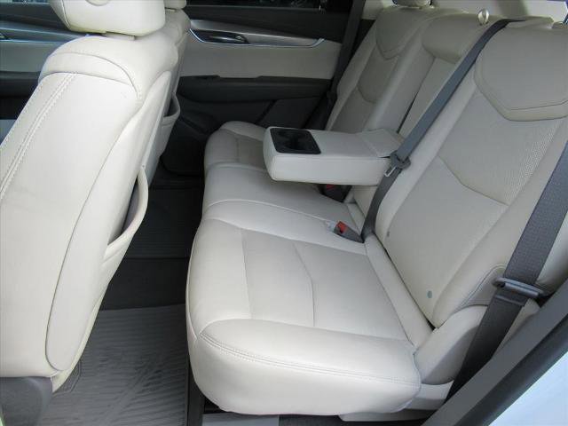 Used 2017 Cadillac XT5 Luxury w/ LPO, Wheel Lock Package image 29