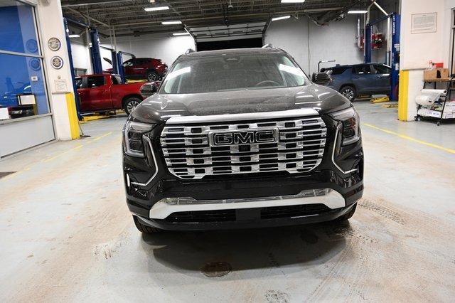 New 2026 GMC Terrain Denali w/ LPO, Black Badging Package image 2