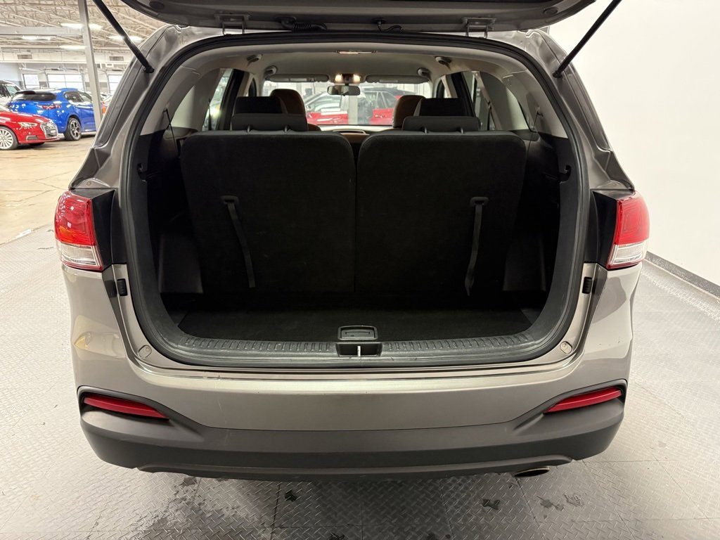 Used 2018 Kia Sorento LX image 19
