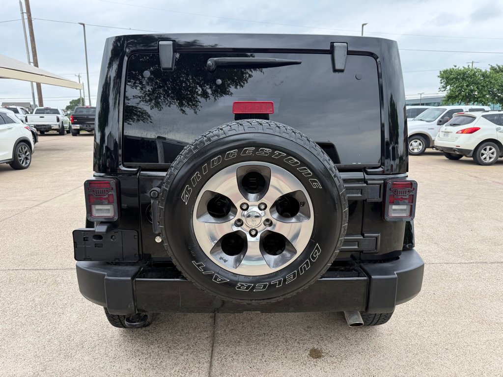 Used 2017 Jeep Wrangler Unlimited Sahara w/ Mopar Chrome Edition Group AWD/4WD image 6
