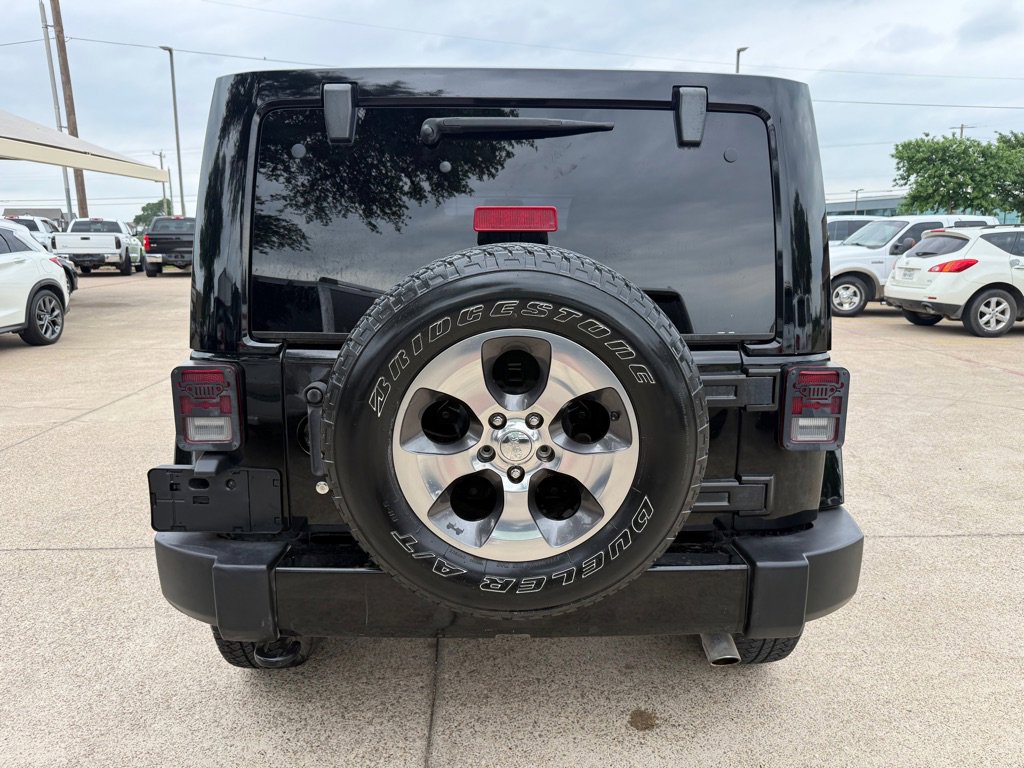 Used 2017 Jeep Wrangler Unlimited Sahara w/ Mopar Chrome Edition Group AWD/4WD image 6