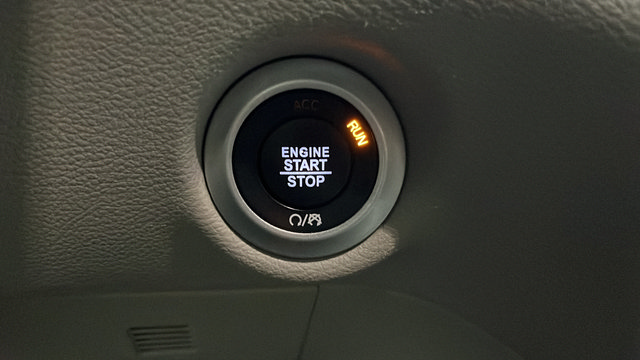 Used 2024 Chrysler Pacifica Touring-L FWD image 21