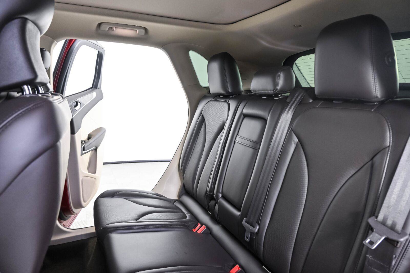 Used 2019 Lincoln MKC Reserve w/ MKC Technology Package FWD image 19