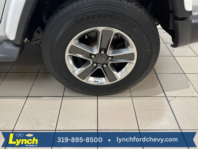Used 2018 Jeep Wrangler Unlimited Sahara w/ Cold Weather Group AWD/4WD image 27