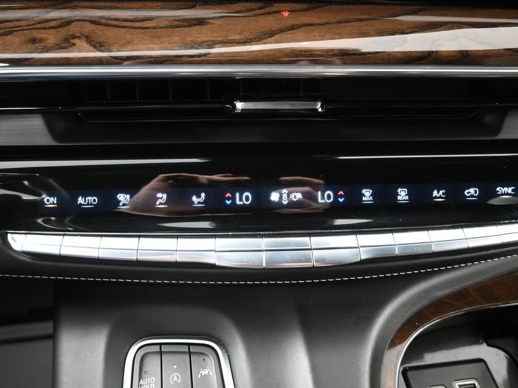 Used 2021 Cadillac Escalade Premium Luxury Platinum image 23