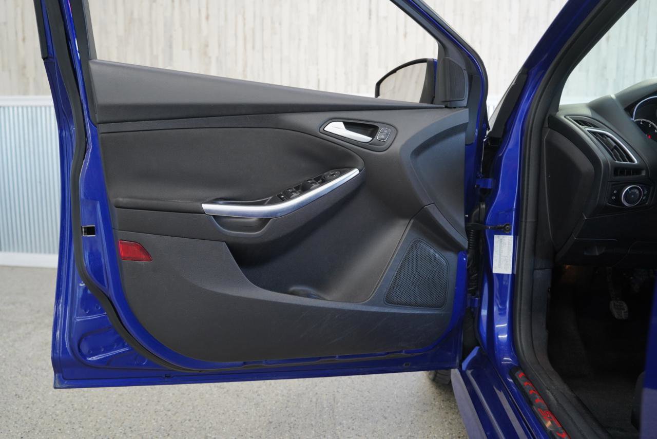 Used 2015 Ford Focus ST FWD image 29