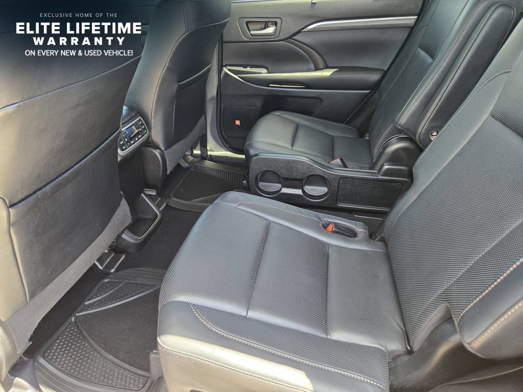 Used 2017 Toyota Highlander Limited Platinum AWD/4WD image 29