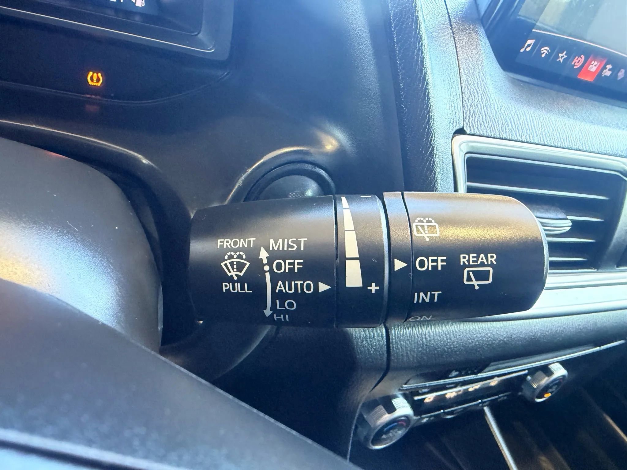 Used 2017 MAZDA MAZDA3 Touring image 14