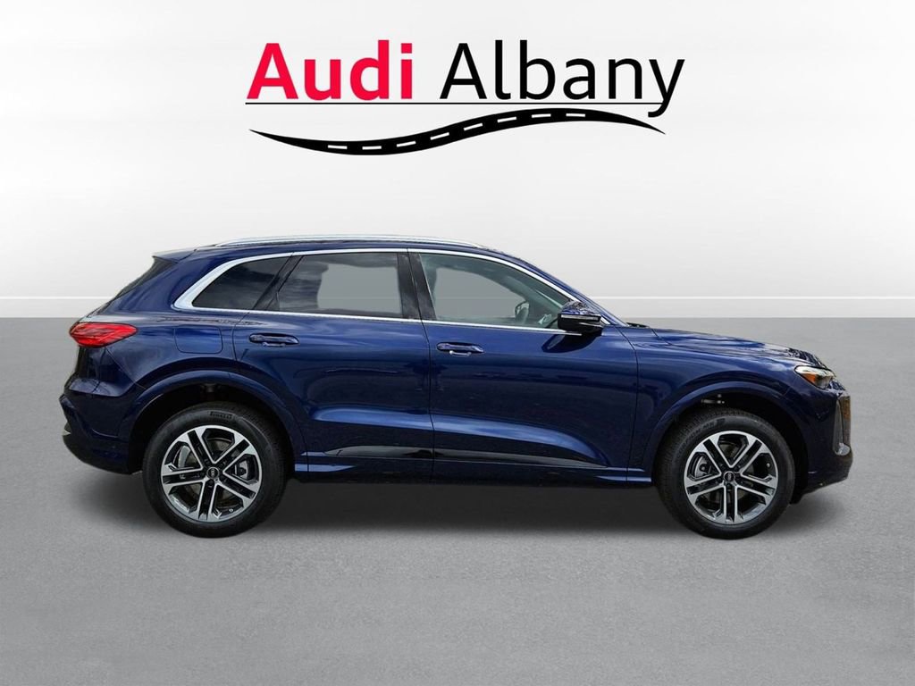 New 2025 Audi Q5 Premium image 3