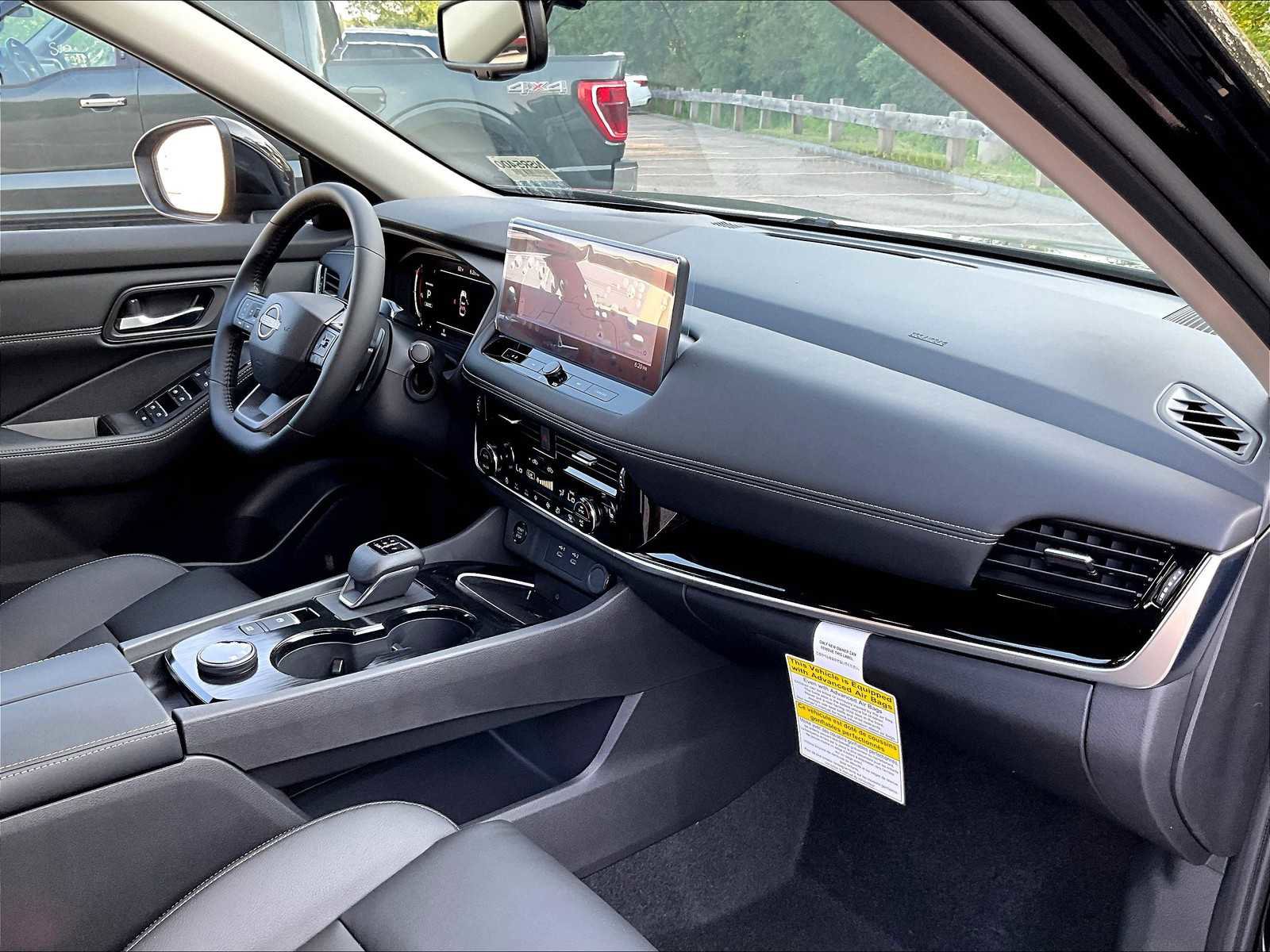 New 2025 Nissan Rogue SL w/ Tech Package image 10