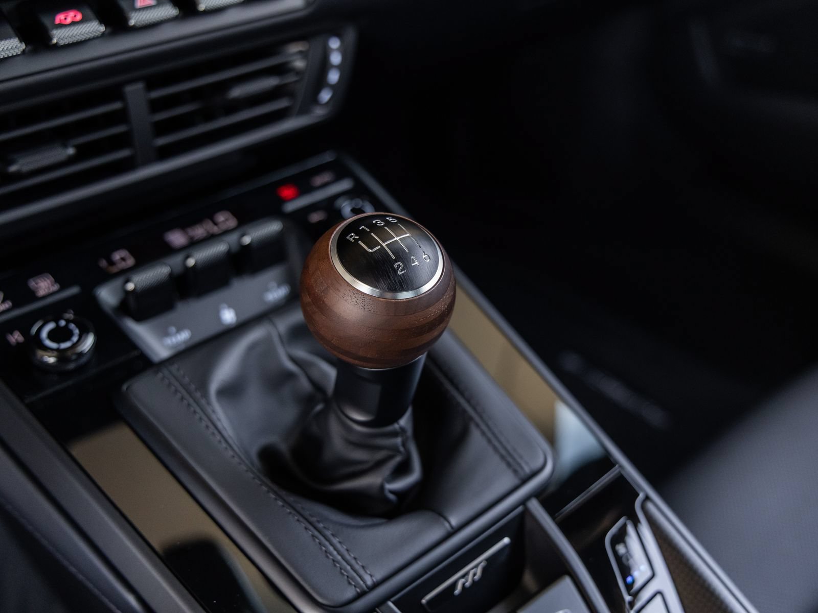 New 2026 Porsche 911 Carrera T RWD image 38