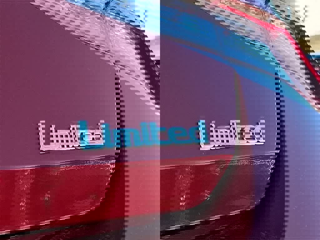 Used 2025 Hyundai Elantra Limited image 33