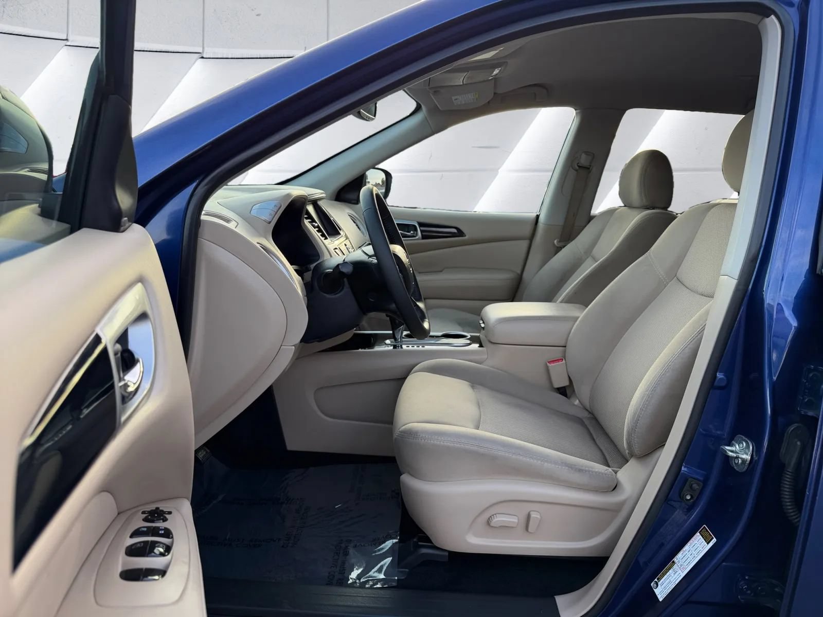 Used 2019 Nissan Pathfinder SV FWD image 9
