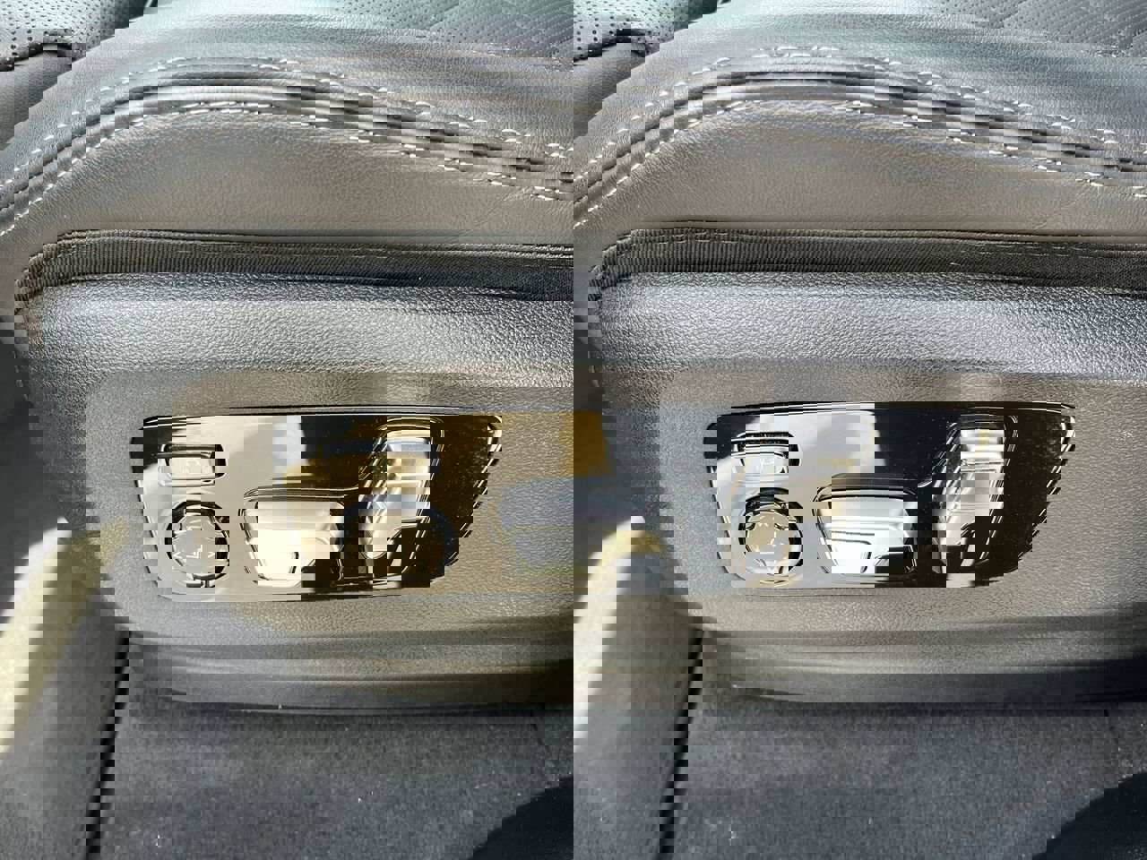 Certified 2026 BMW X5 M60i image 13