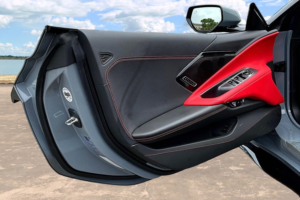 Used 2025 Chevrolet Corvette Z06 w/ Stealth Interior Trim Package RWD image 20