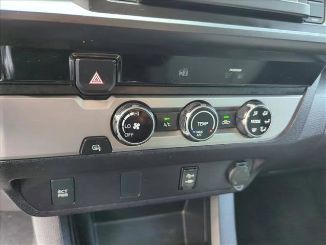 Used 2017 Toyota Tacoma SR image 22