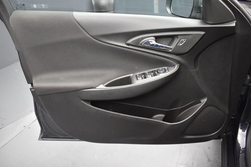 Used 2022 Chevrolet Malibu LS FWD image 9