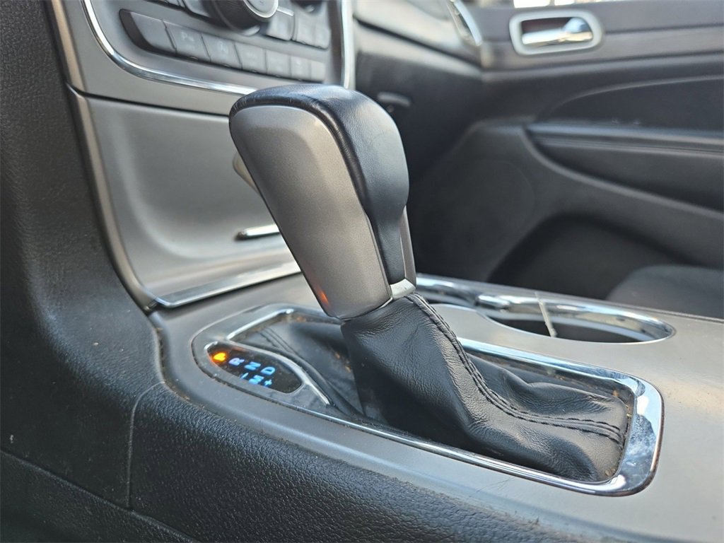 Used 2021 Jeep Grand Cherokee Laredo image 21