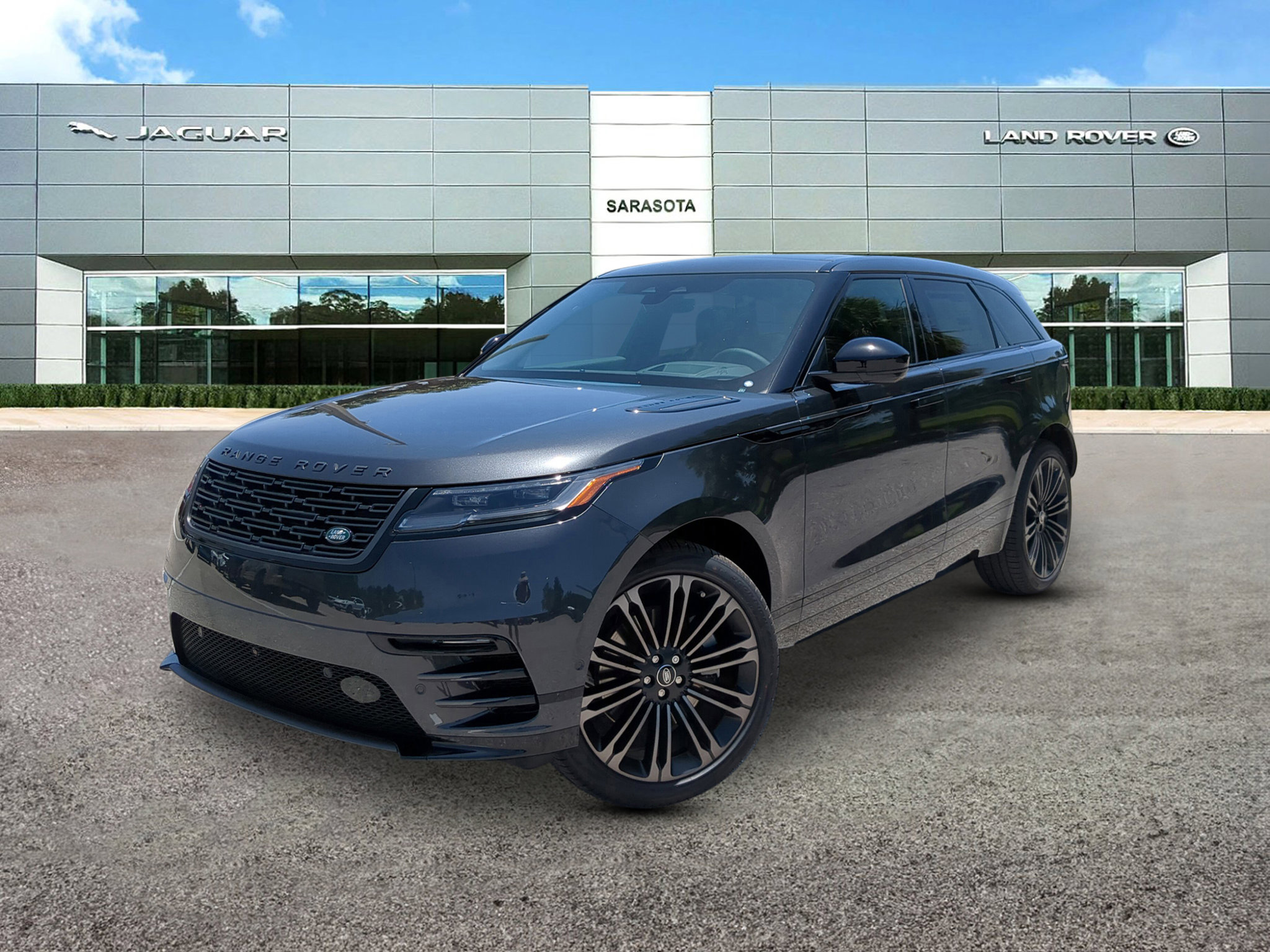 New 2026 Land Rover Range Rover Velar Dynamic SE image 1