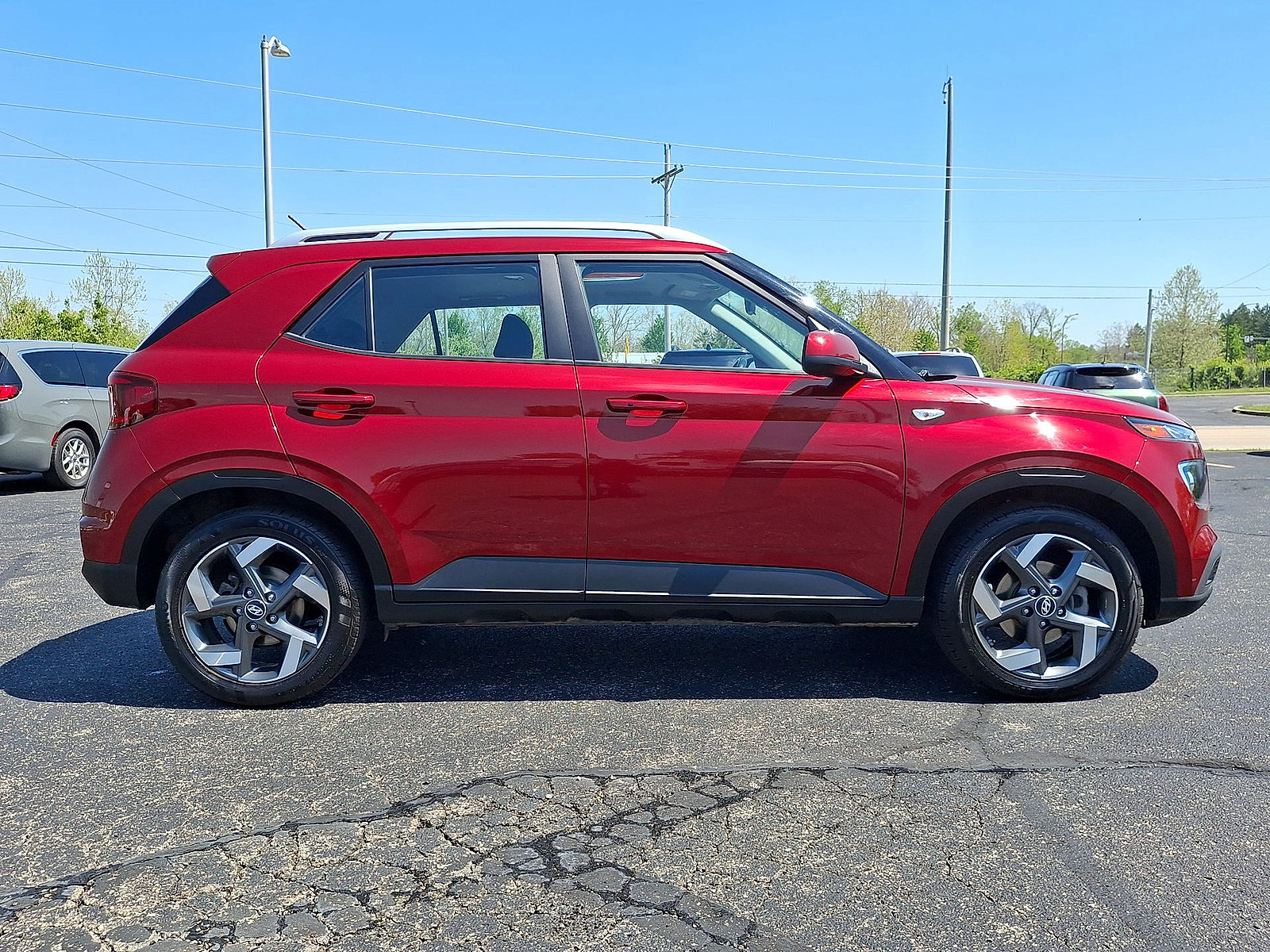 Used 2024 Hyundai Venue SEL FWD image 25