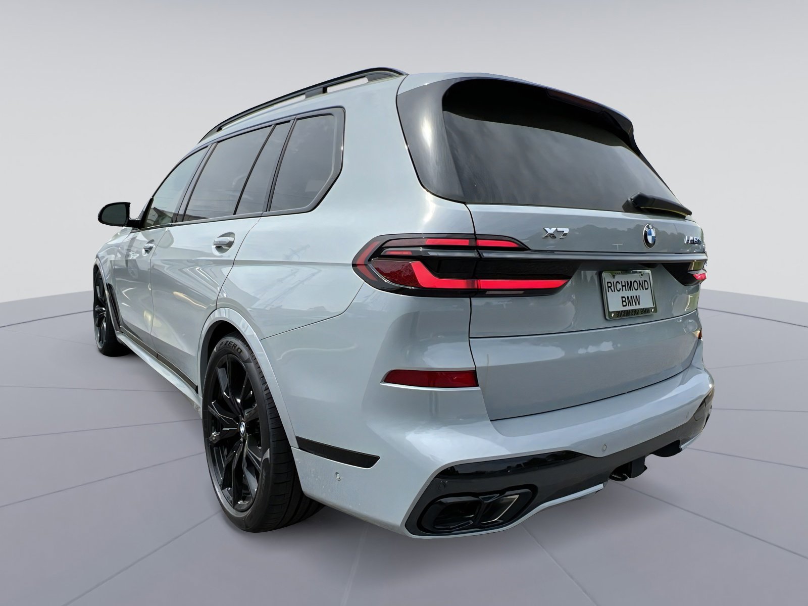 New 2026 BMW X7 M60i image 3