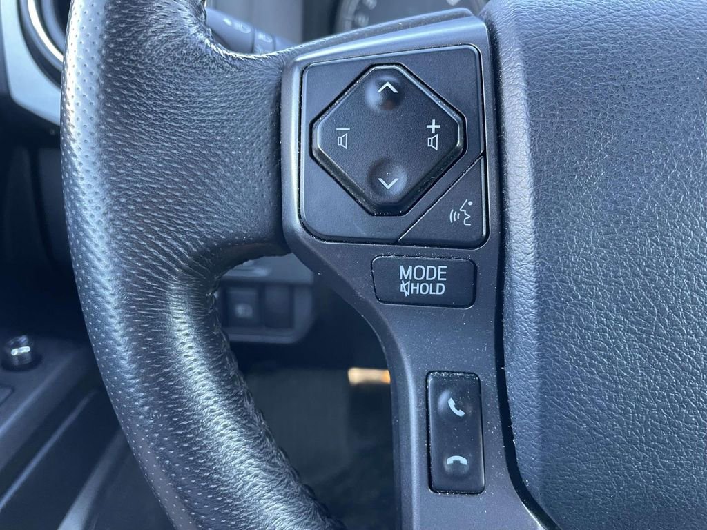 Used 2018 Toyota Tacoma TRD Sport image 29