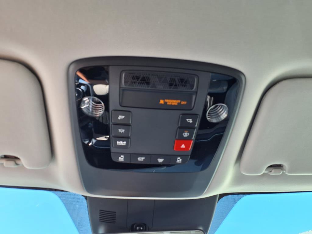 New 2026 Kia Carnival EX image 24