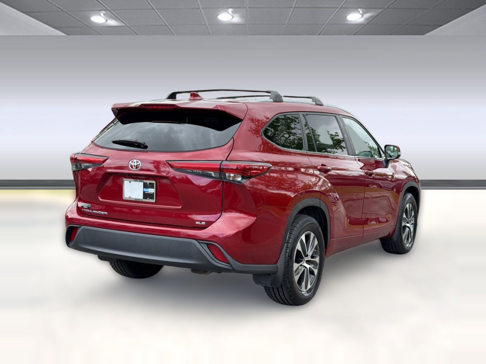 Used 2023 Toyota Highlander XLE FWD image 9