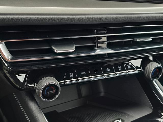 New 2025 Chevrolet Traverse LT w/ LPO, Illumination Package image 27