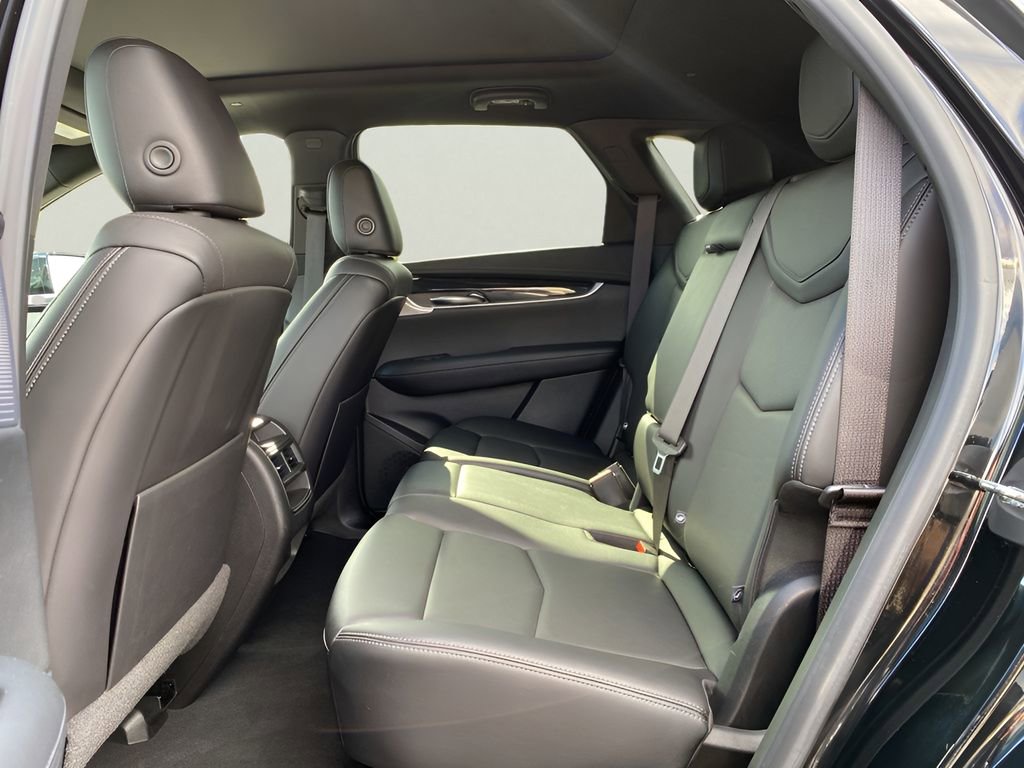 Used 2021 Cadillac XT5 Premium Luxury image 16